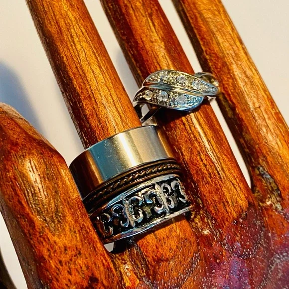 8 RINGS | Rhinestone | Mixed Metals Stack - Picture 4 of 15